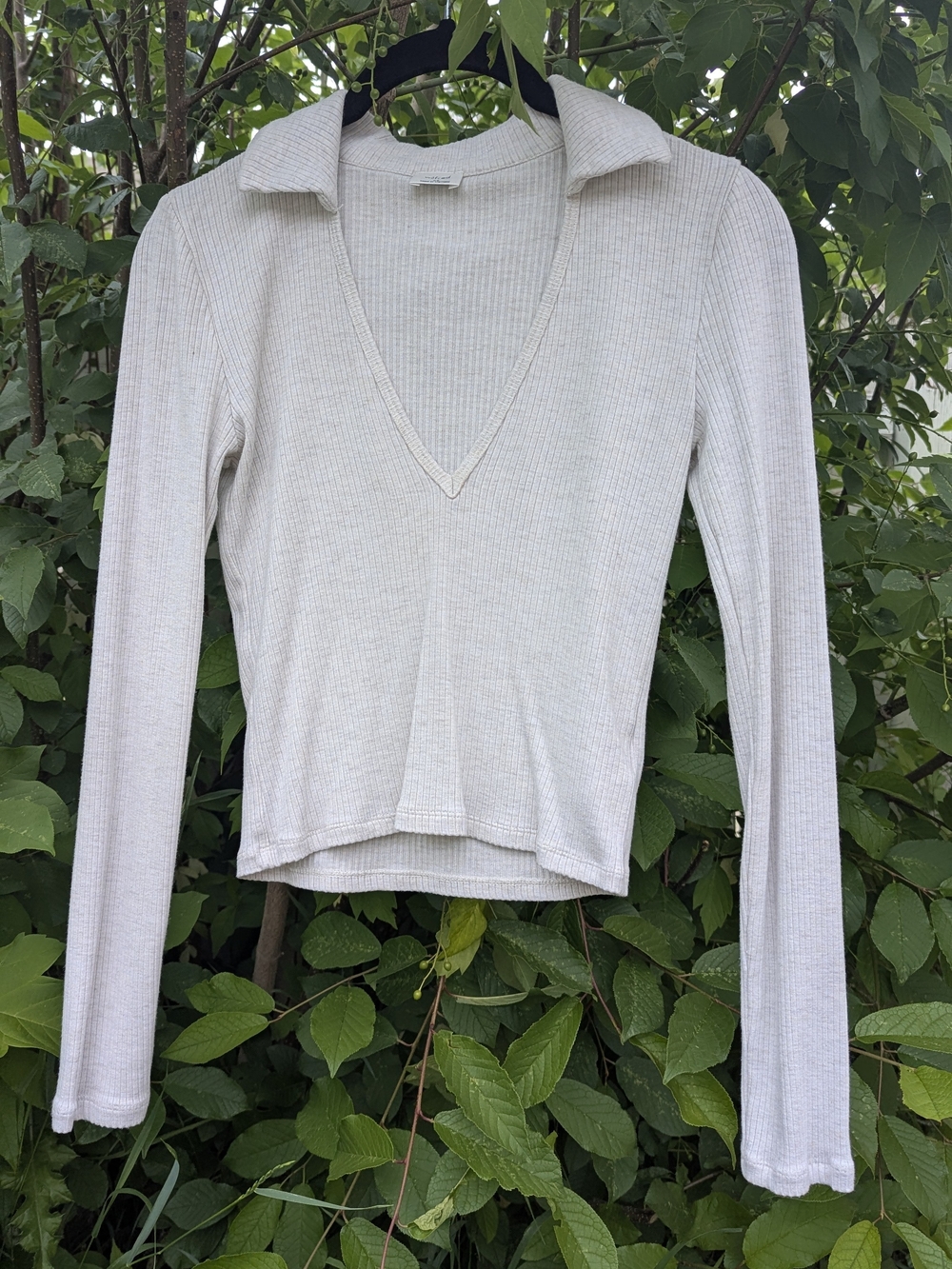 Wilfred Off White Ribbed V-Neck Polo Sweater Top Aritzia Basic Clean City Girl - Picture 6 of 15